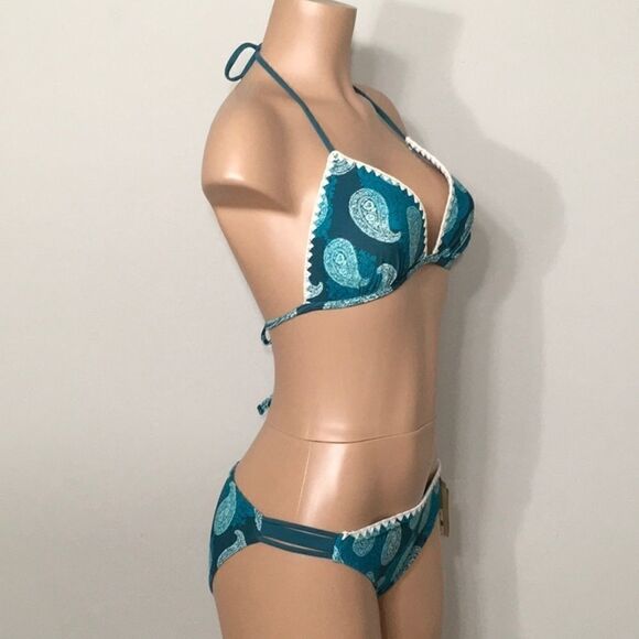 Push-up Paisley bikini set. Large. NWT - Picture 2 of 7